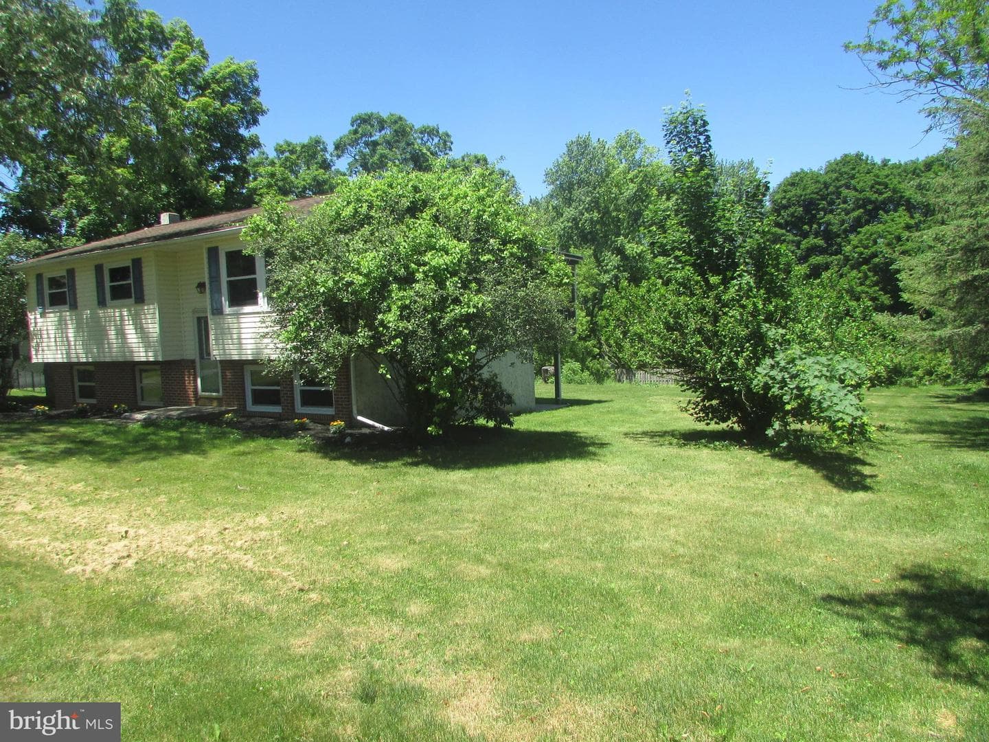 404 Beaverbrook Drive photo 60