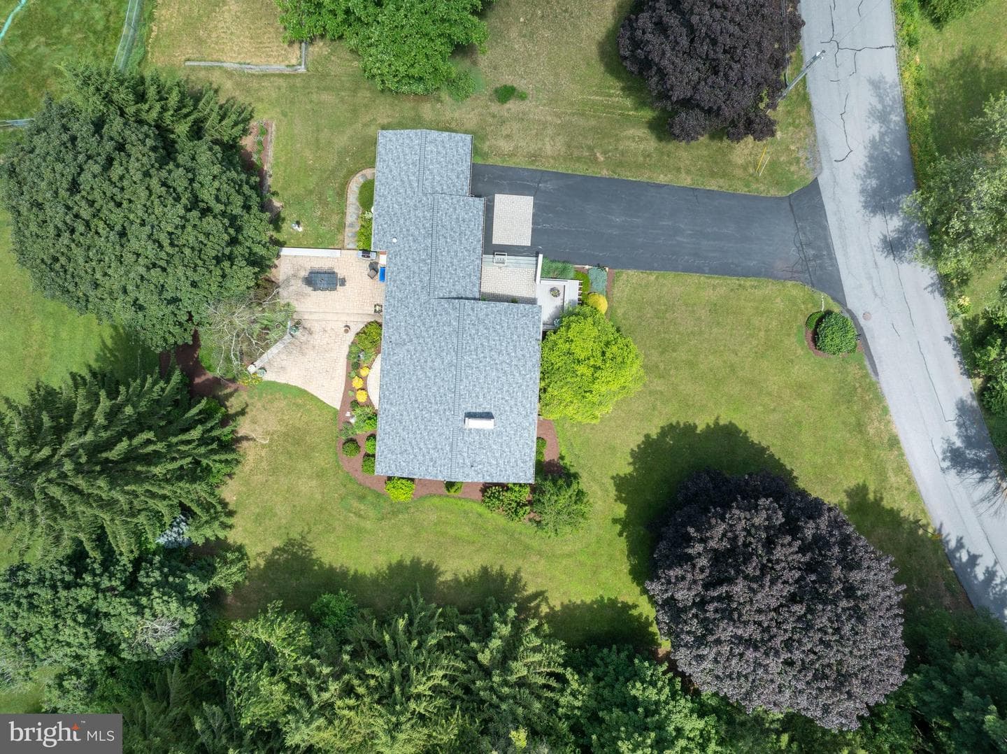 629 Beaumont Drive photo 60