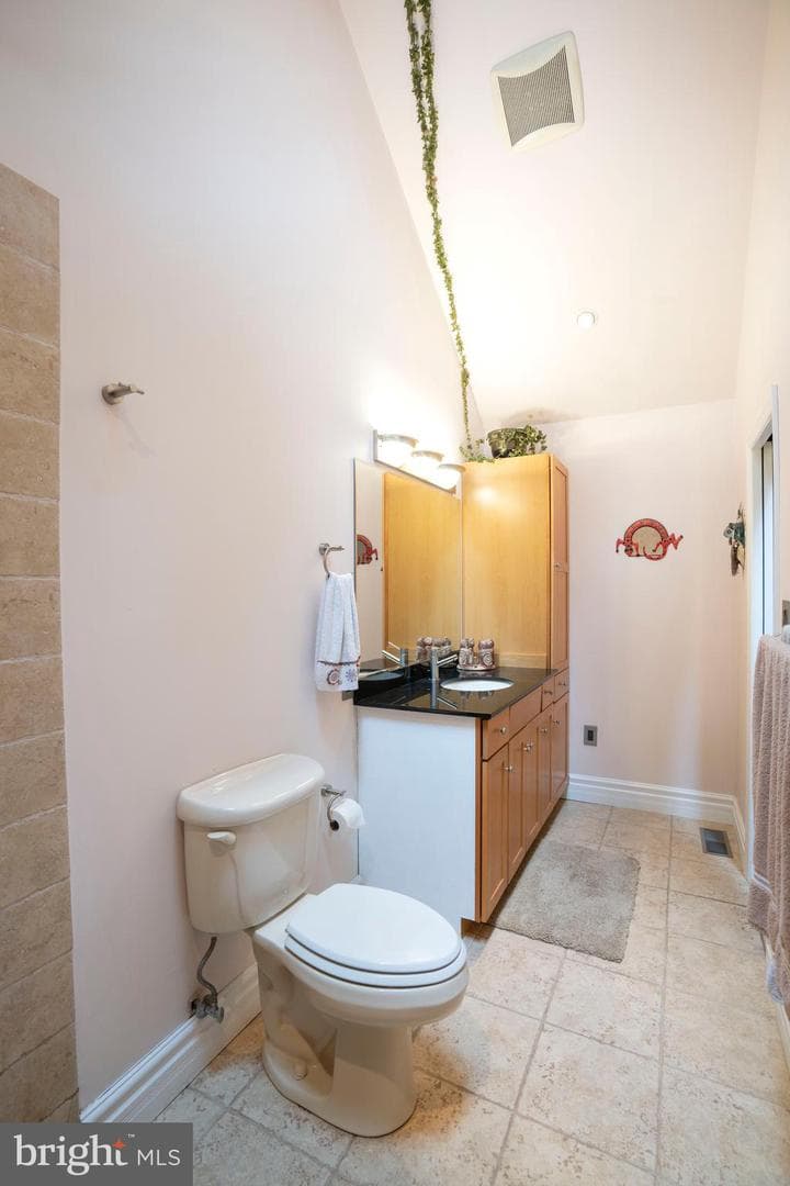 17 Coventry Lane photo 20