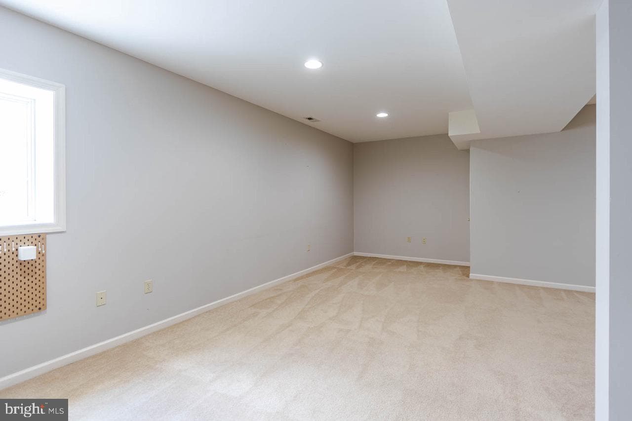 162 Independence Avenue photo 21