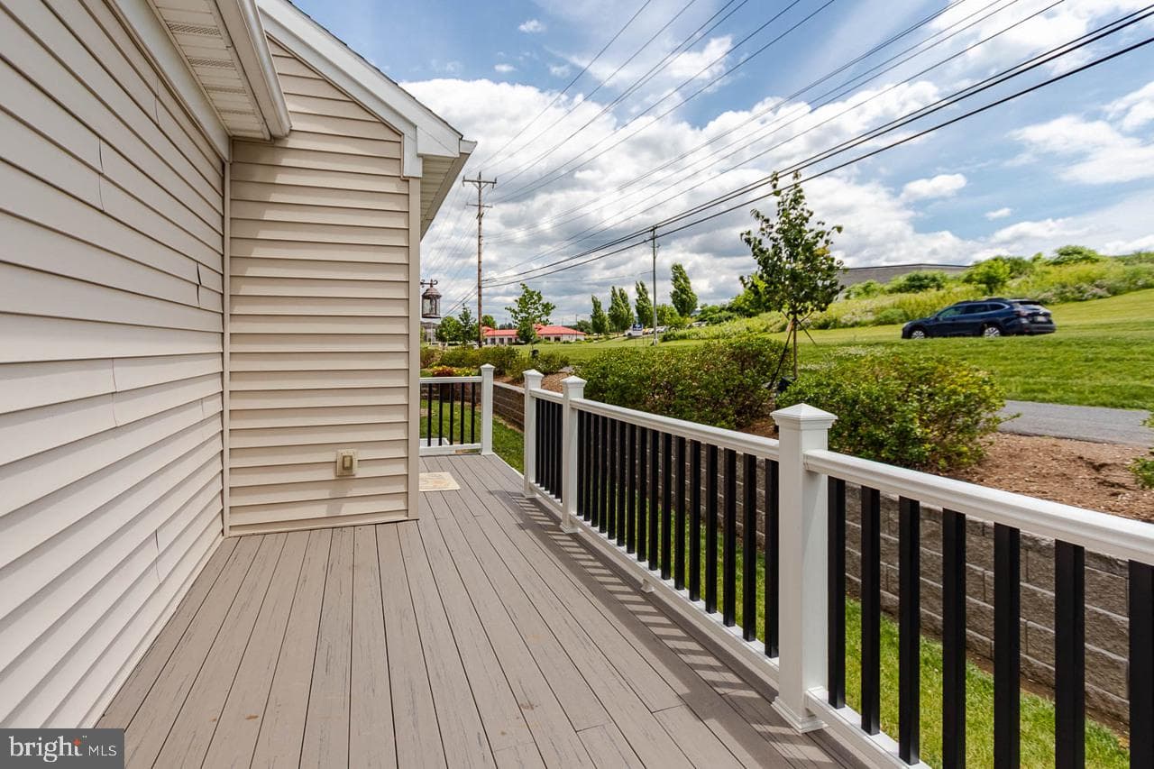 162 Independence Avenue photo 25