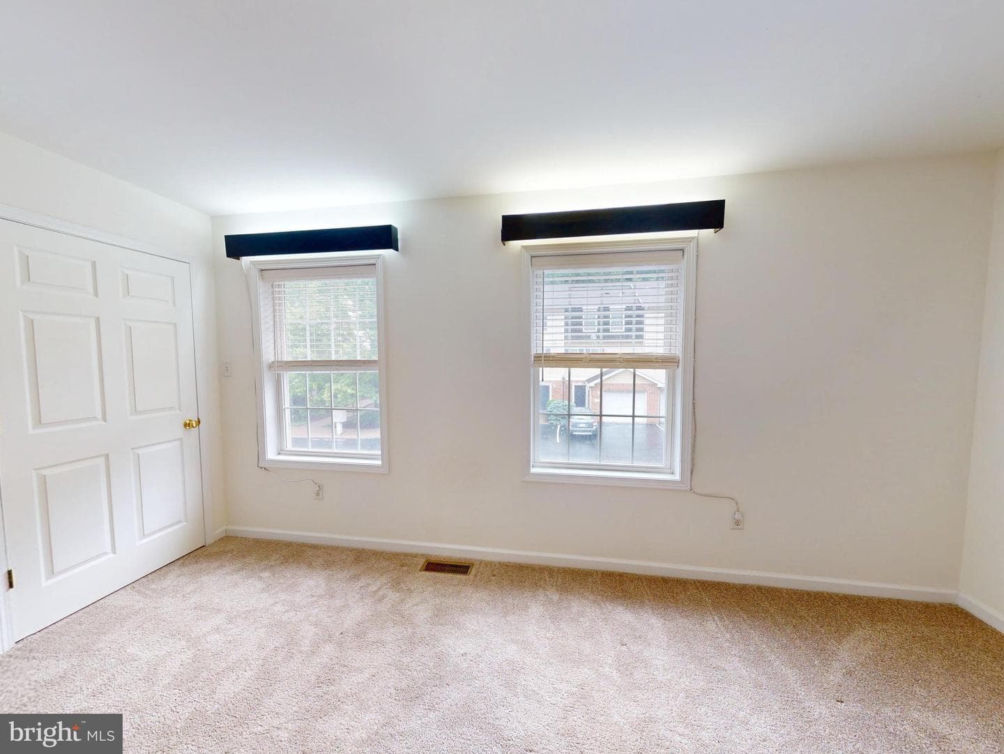 763 Oakwood Avenue photo 9
