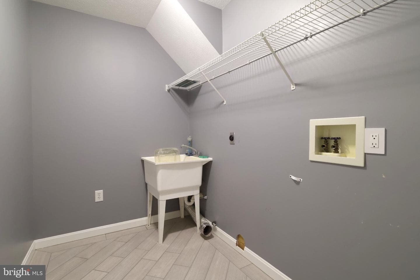 244 Leawood Lane photo 45