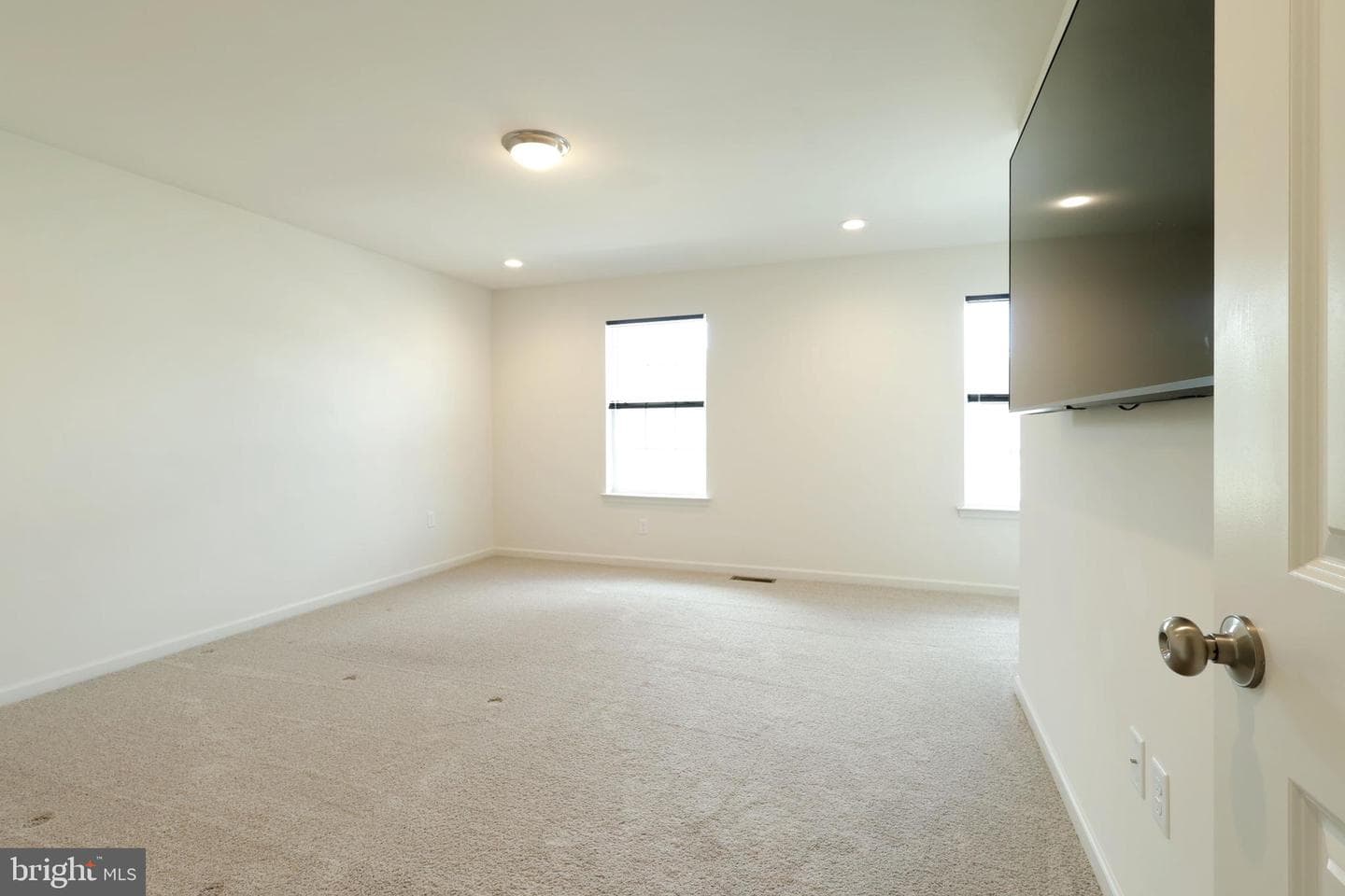 145 Thornwood Lane photo 25