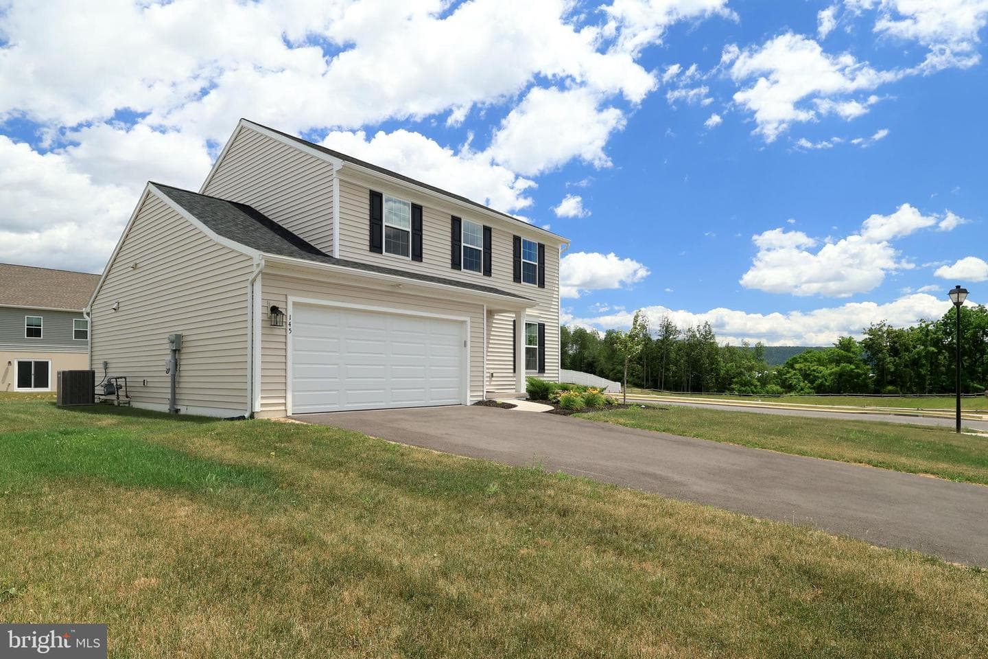 145 Thornwood Lane photo 3