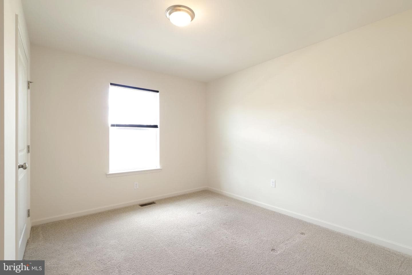145 Thornwood Lane photo 33