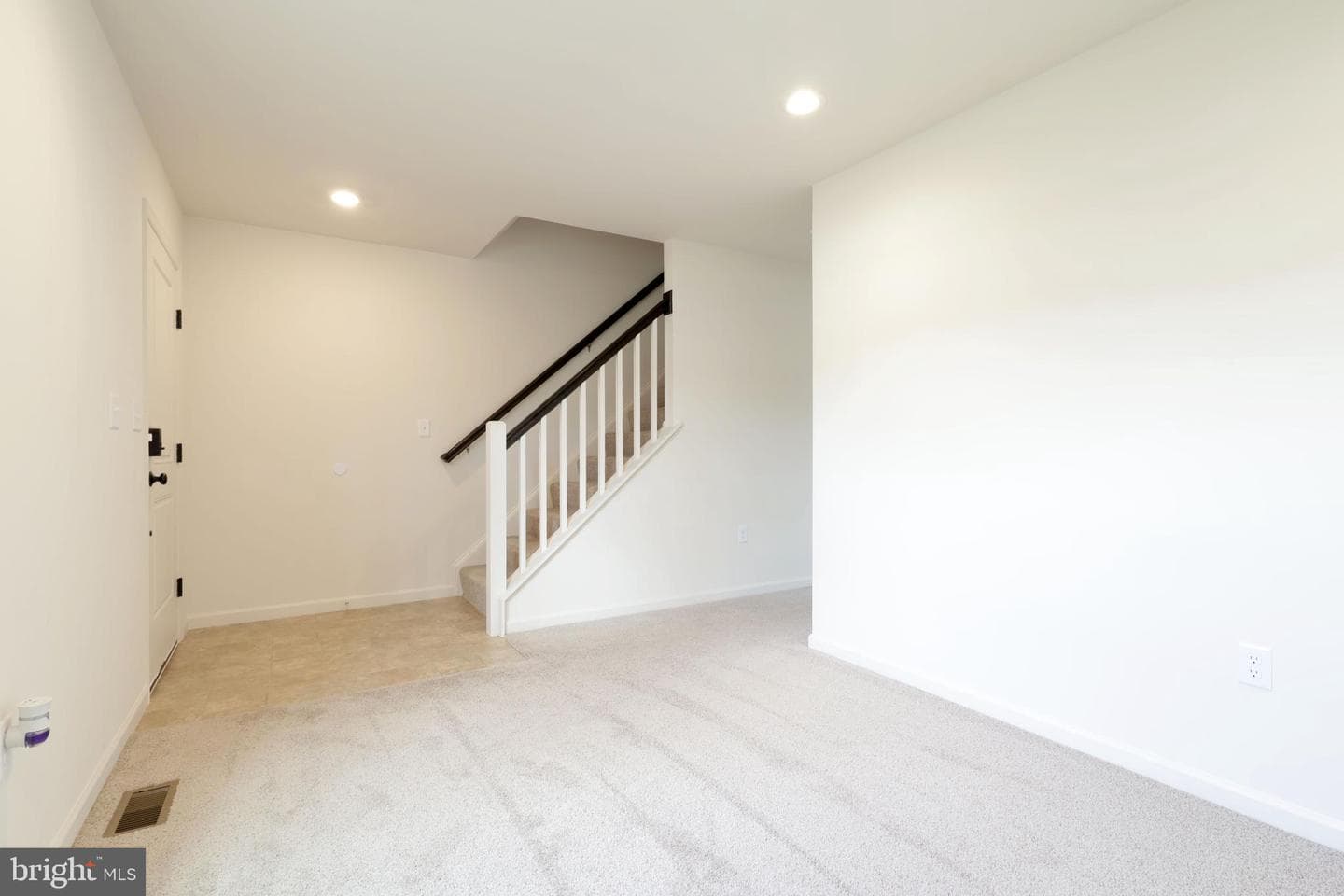 145 Thornwood Lane photo 9