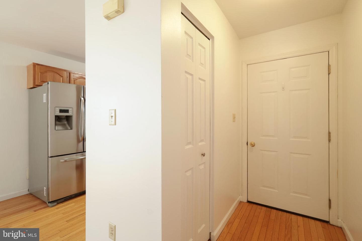 122 Washington Place photo 3