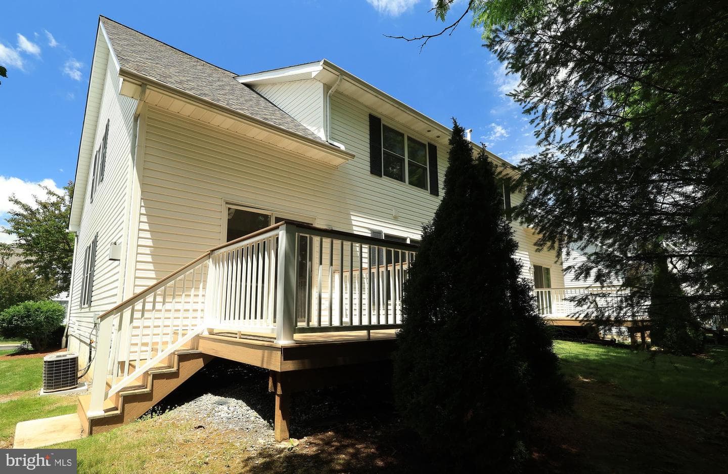 122 Washington Place photo 36