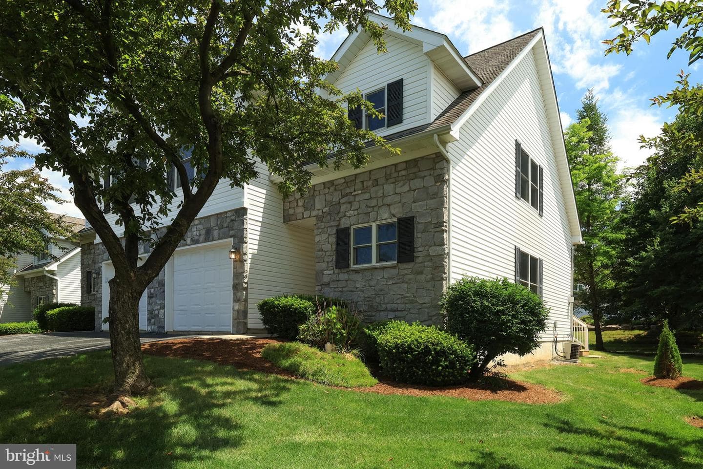 122 Washington Place photo 41