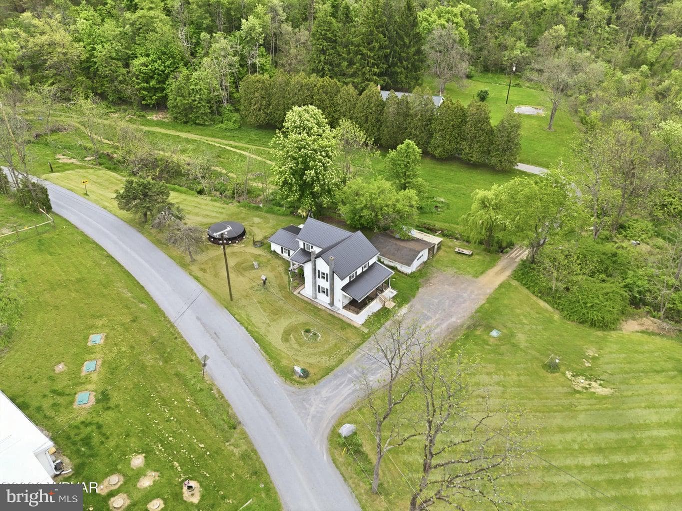 848 Hunter Run Road photo 13