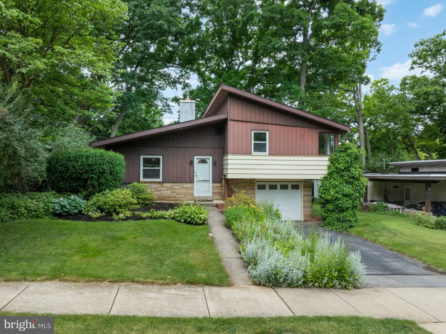 1132 S Garner Street photo 38