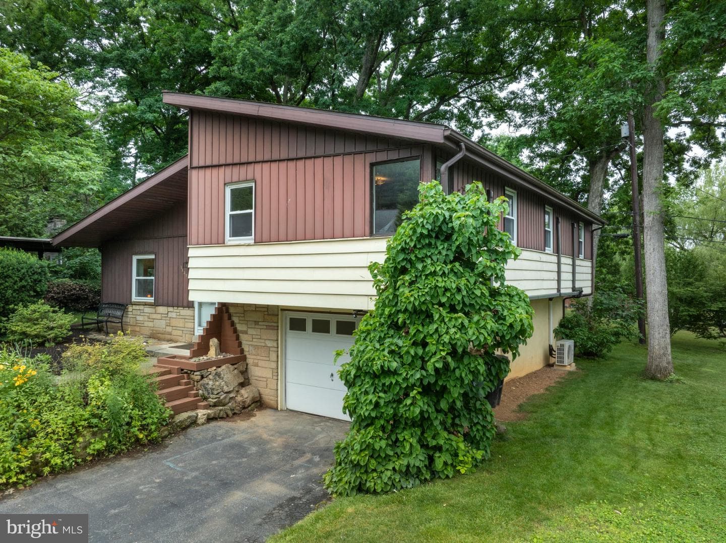 1132 S Garner Street photo 39