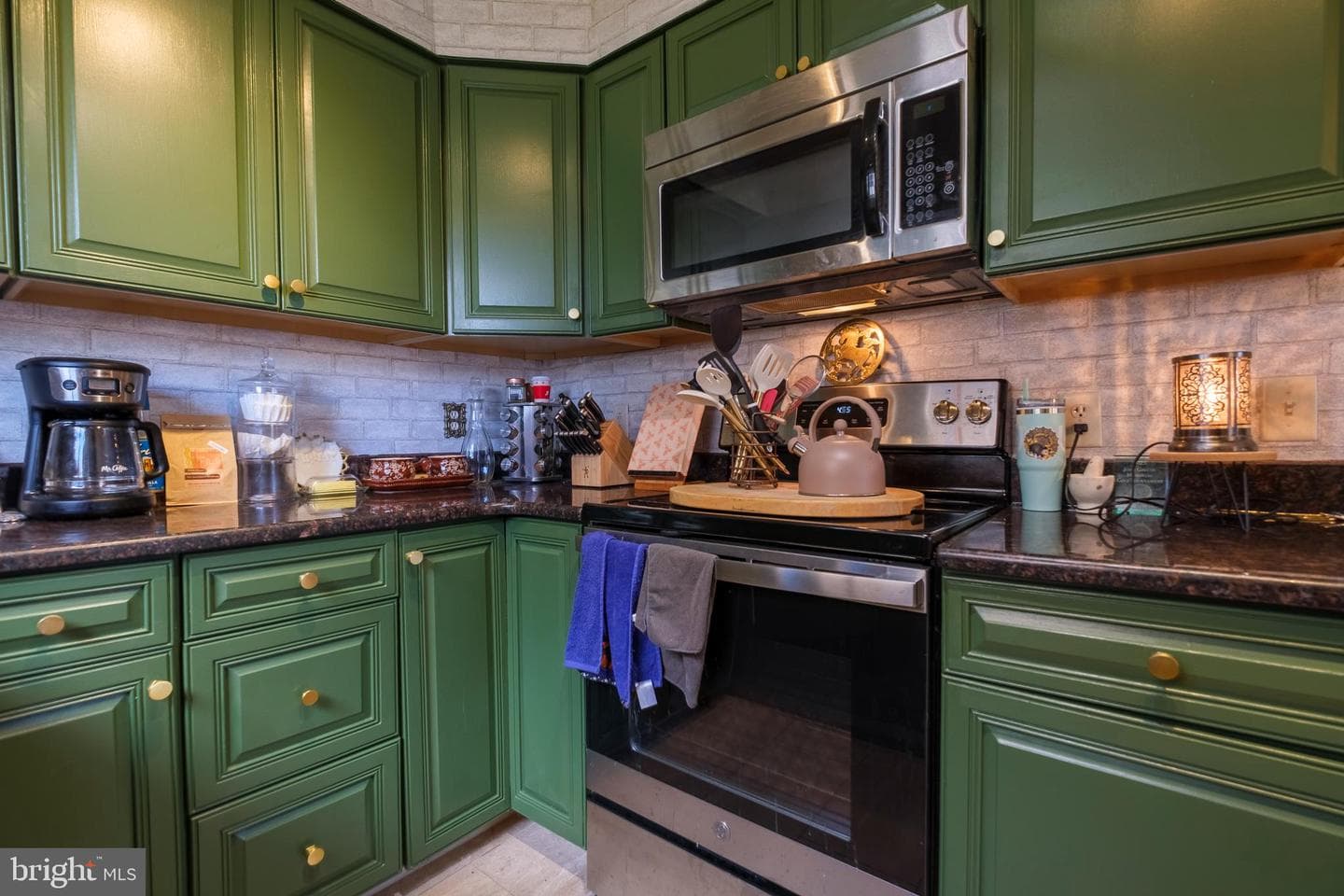 208 Sheffield Street photo 13