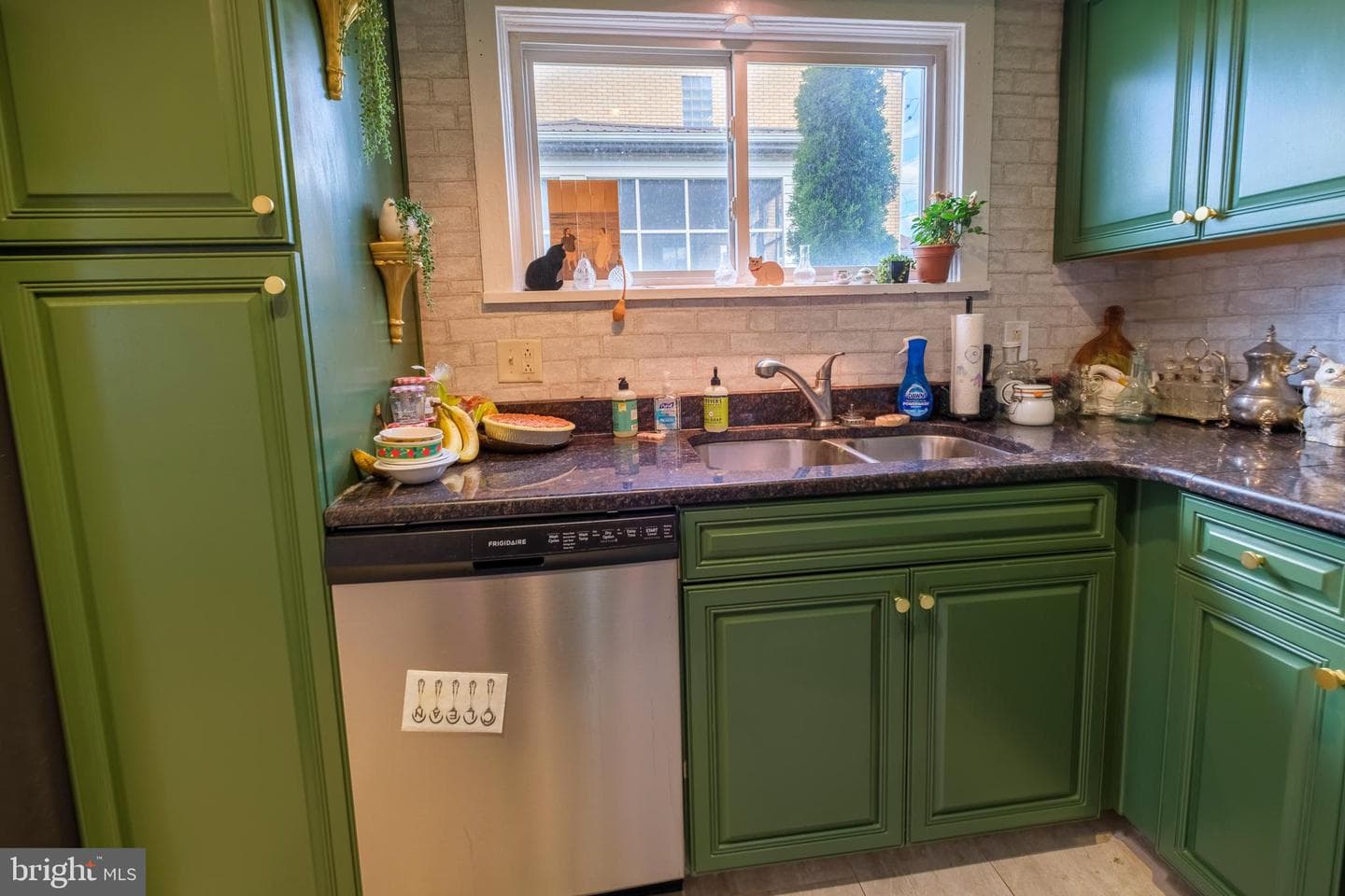 208 Sheffield Street photo 14