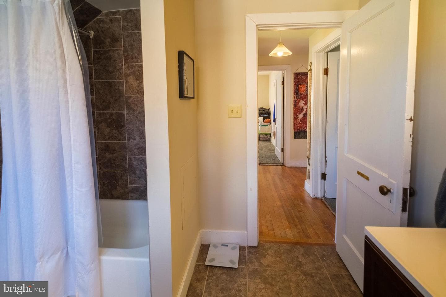 208 Sheffield Street photo 19