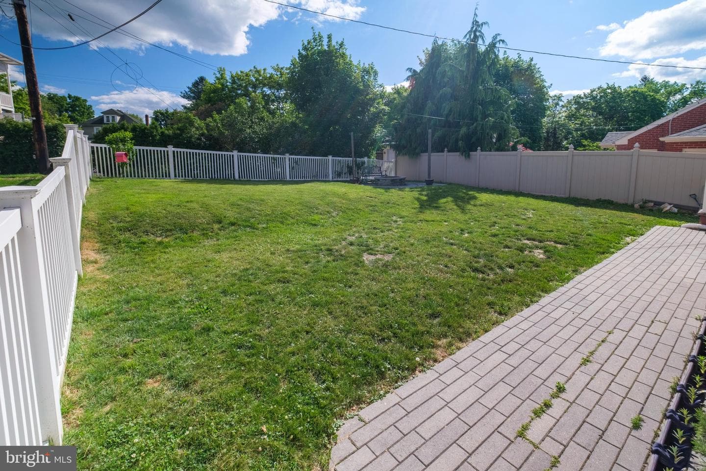 208 Sheffield Street photo 31