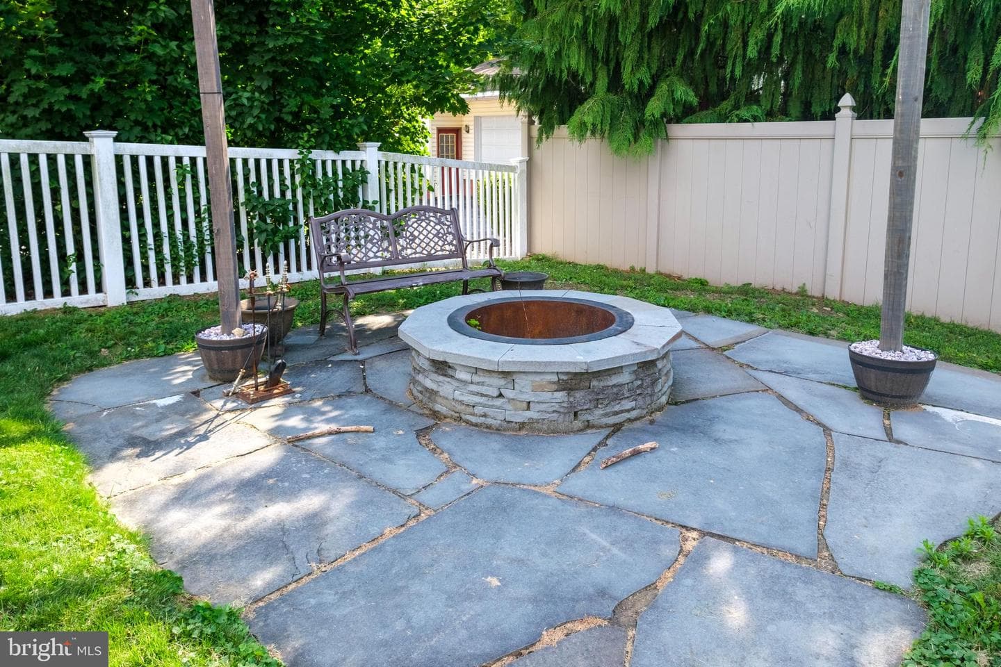 208 Sheffield Street photo 33