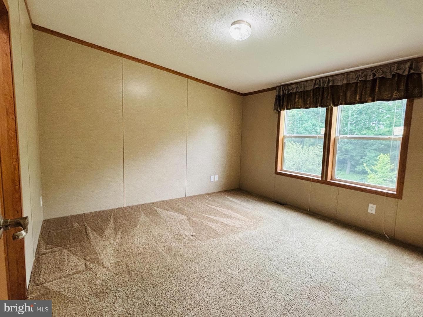 107 E Park Avenue photo 12