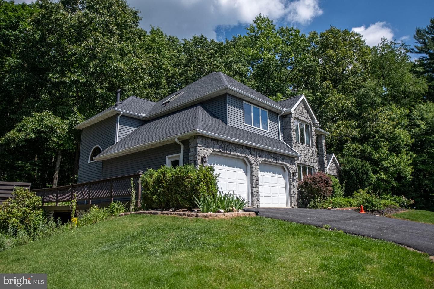 405 Houtz Lane, Port Matilda