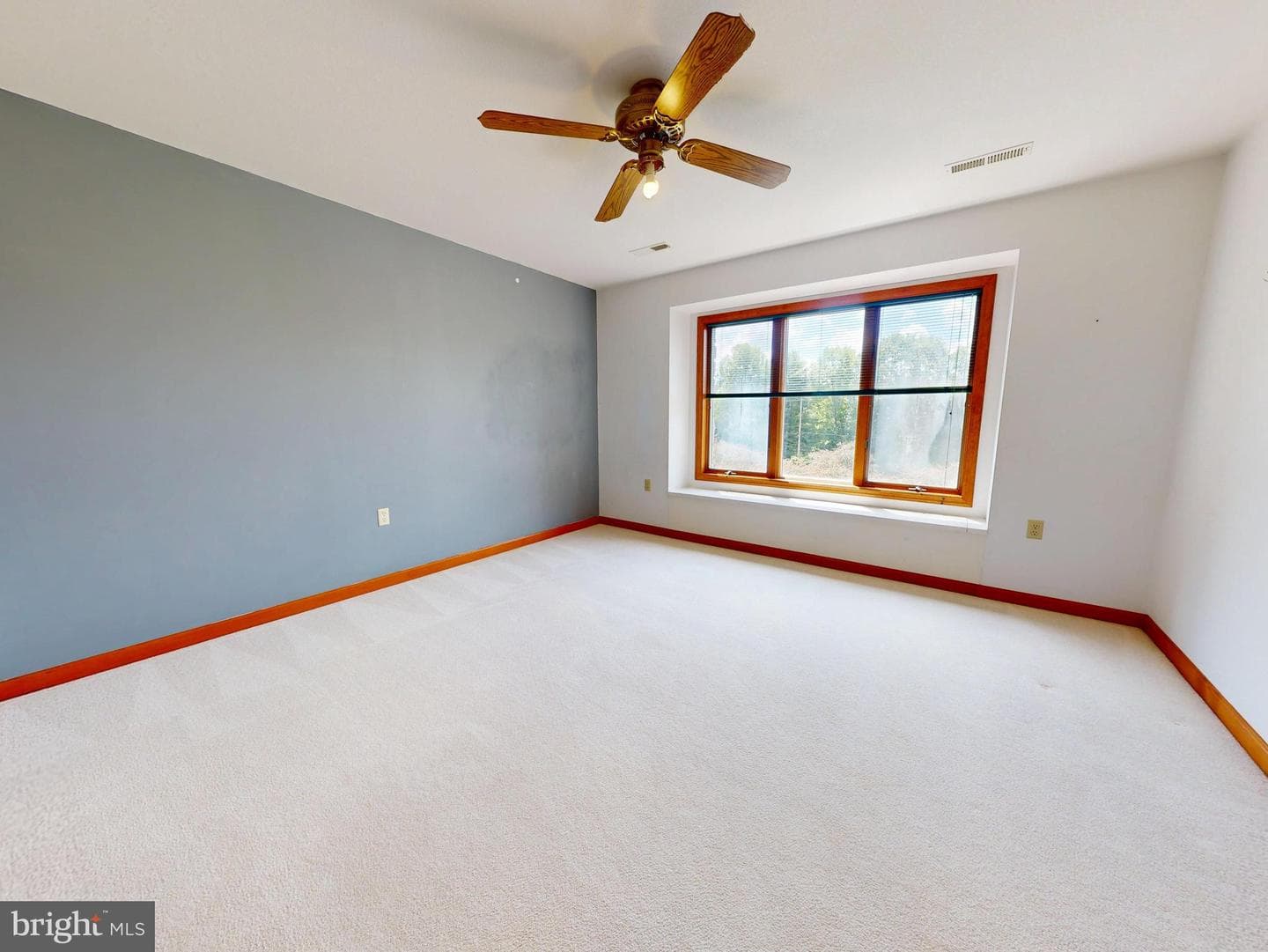405 Houtz Lane photo 28