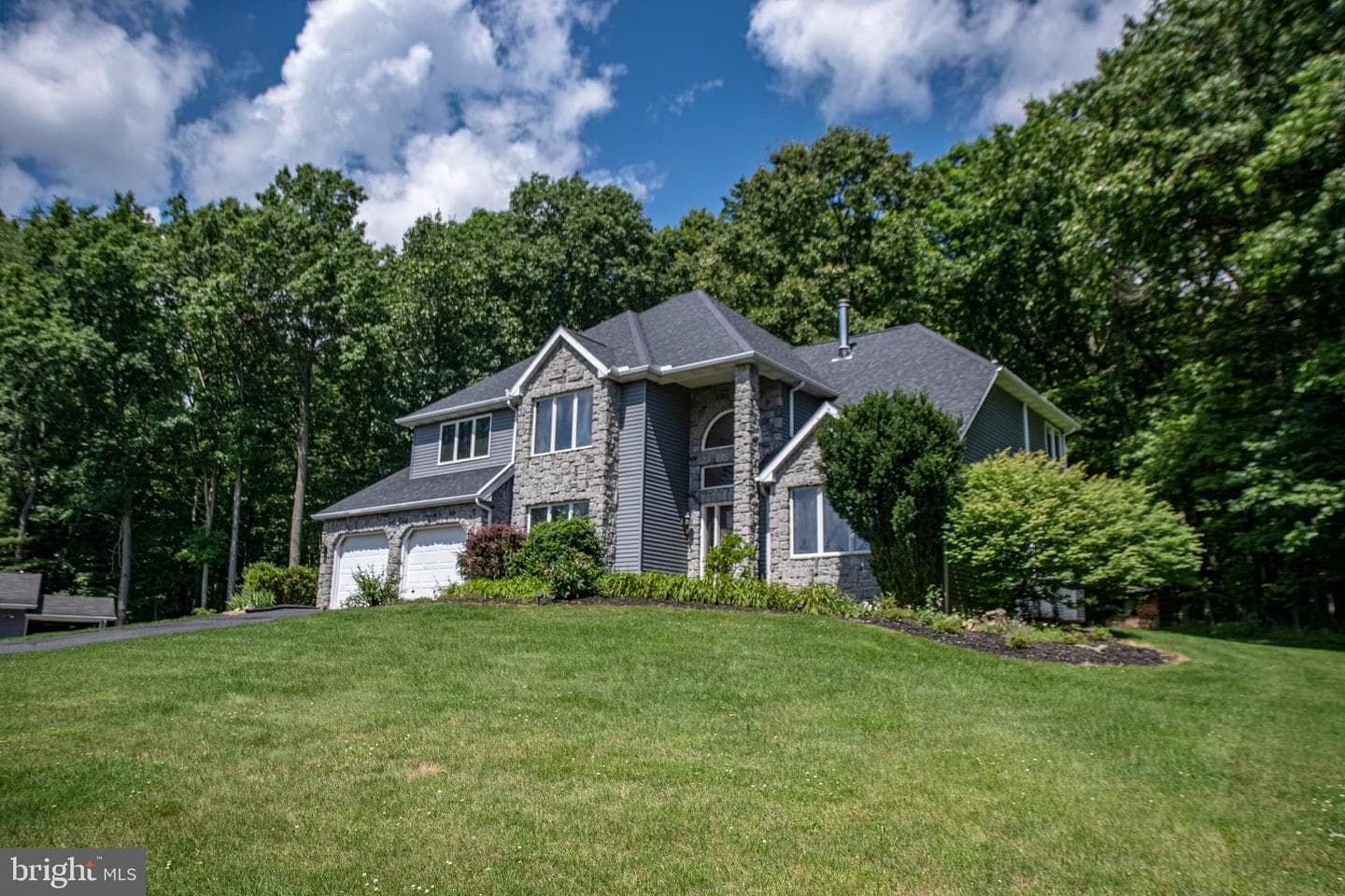 405 Houtz Lane photo 3