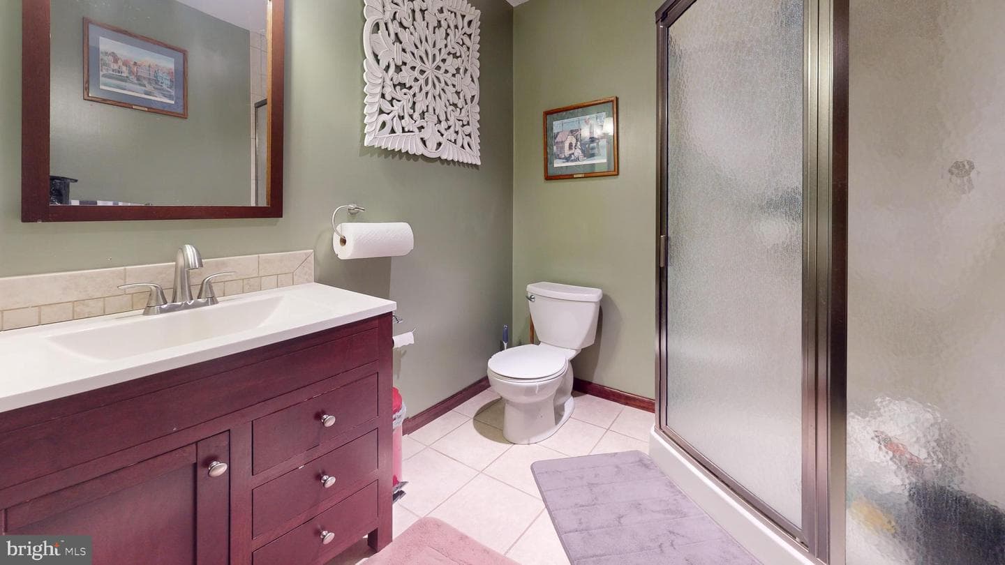 405 Houtz Lane photo 31