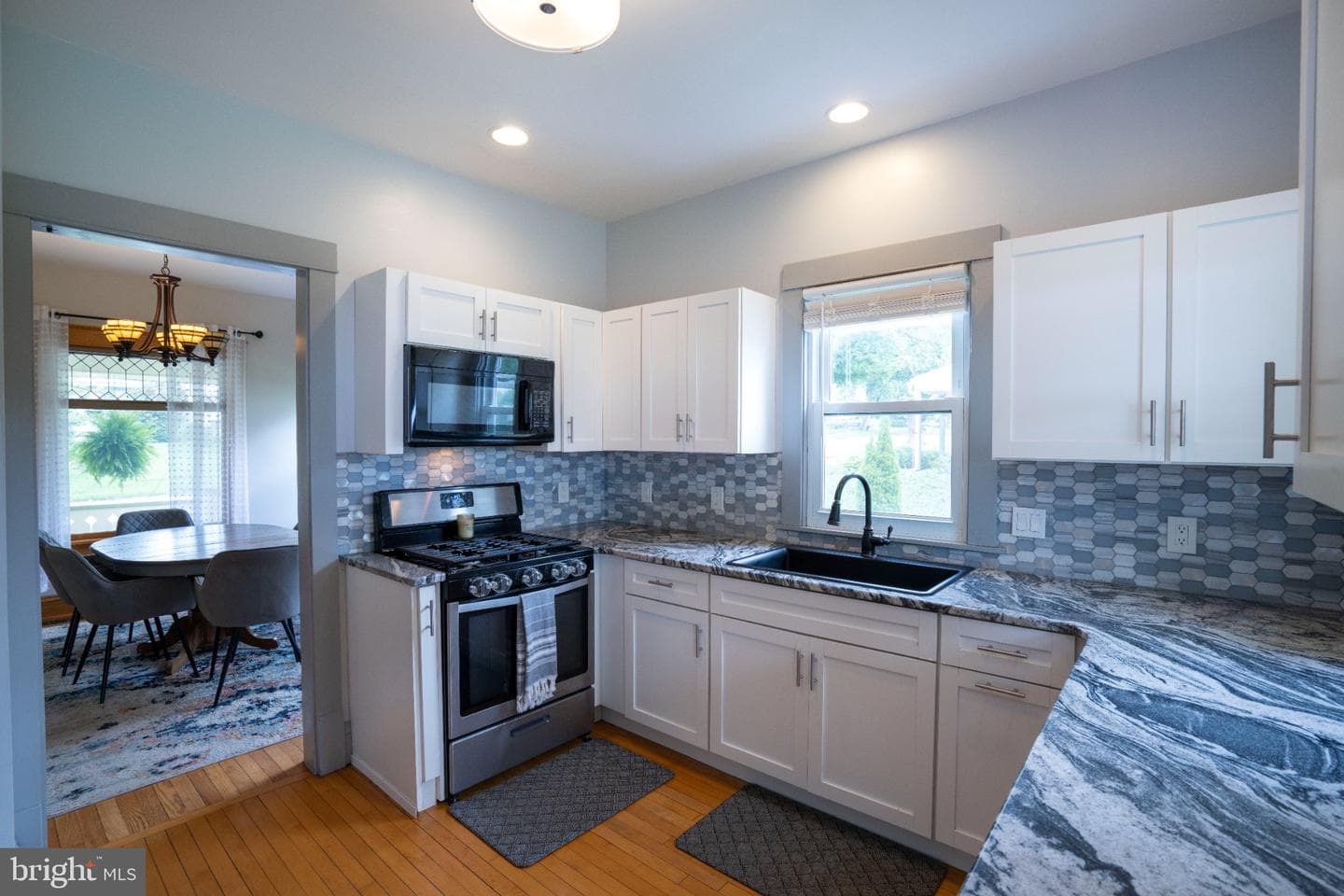 412 E Curtin Street photo 4