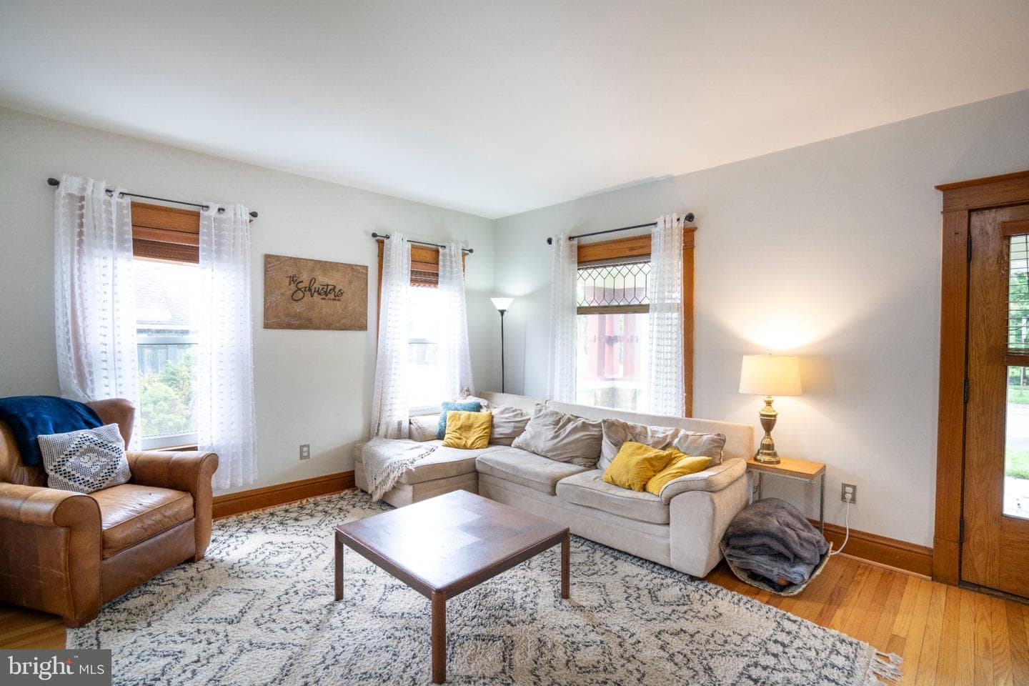 412 E Curtin Street photo 8