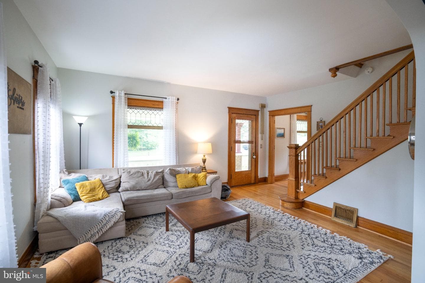 412 E Curtin Street photo 9