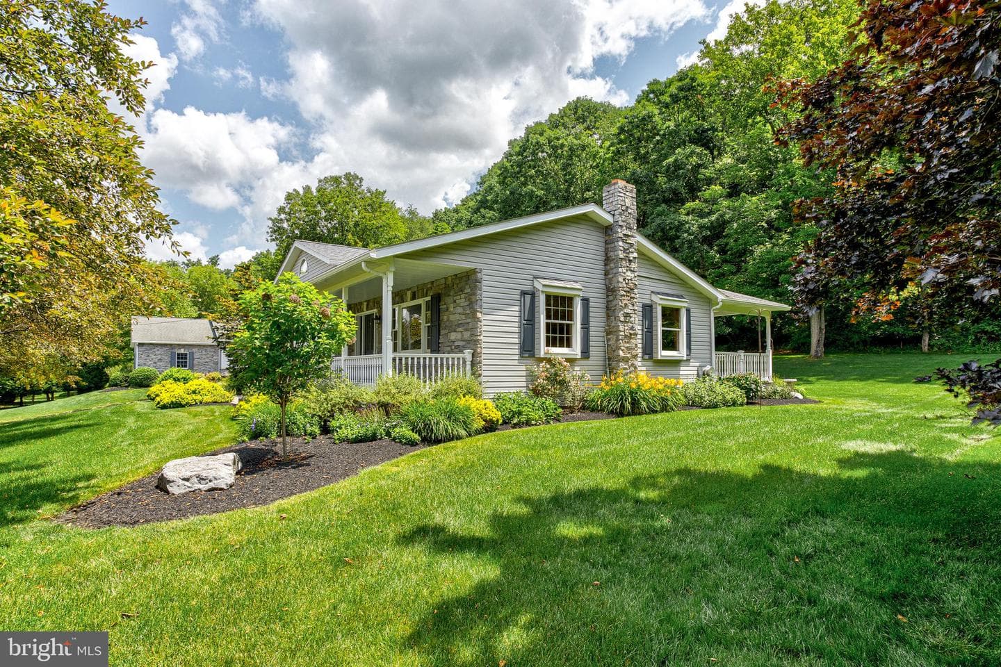 443 Stevenson Rd photo 4