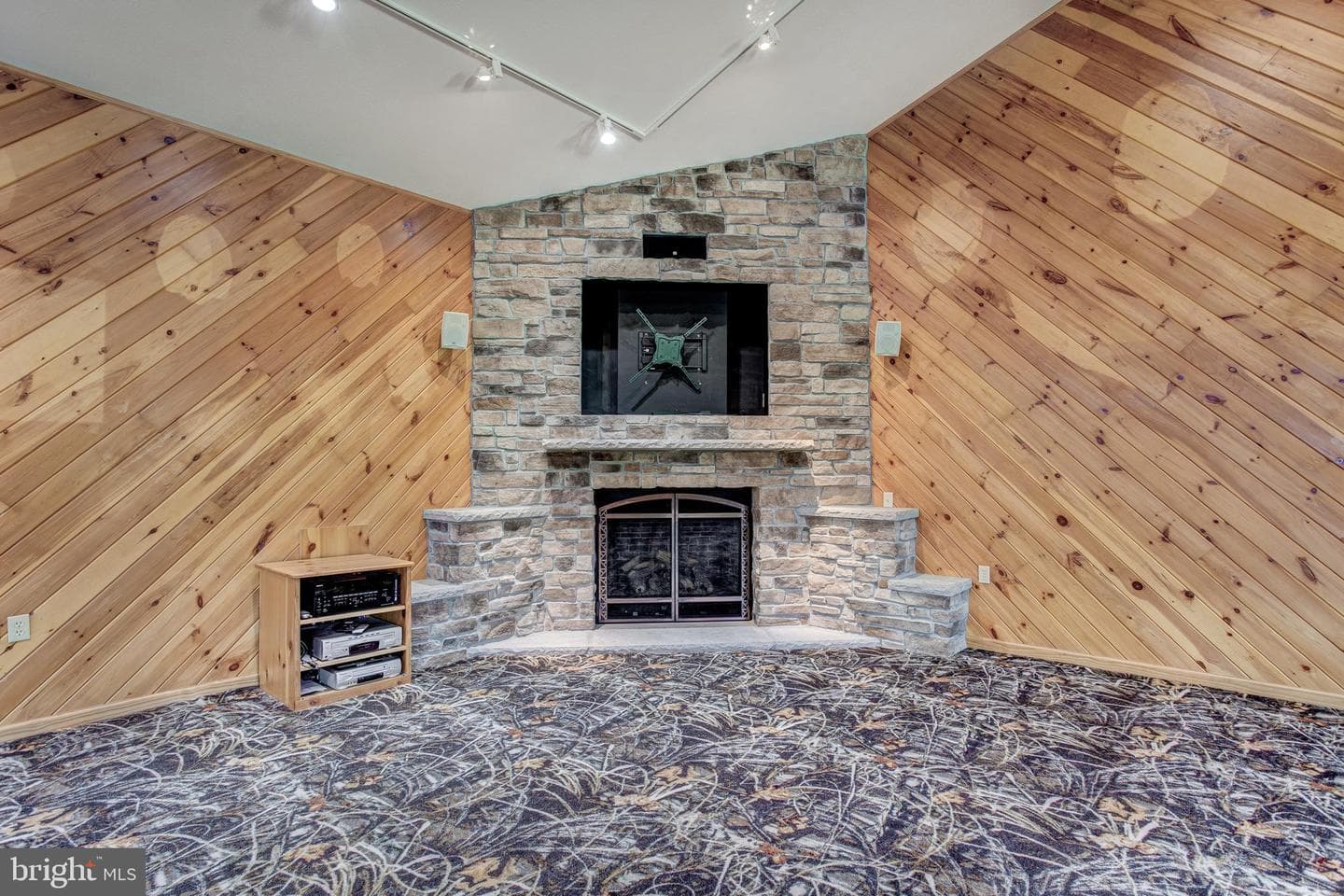 443 Stevenson Rd photo 41