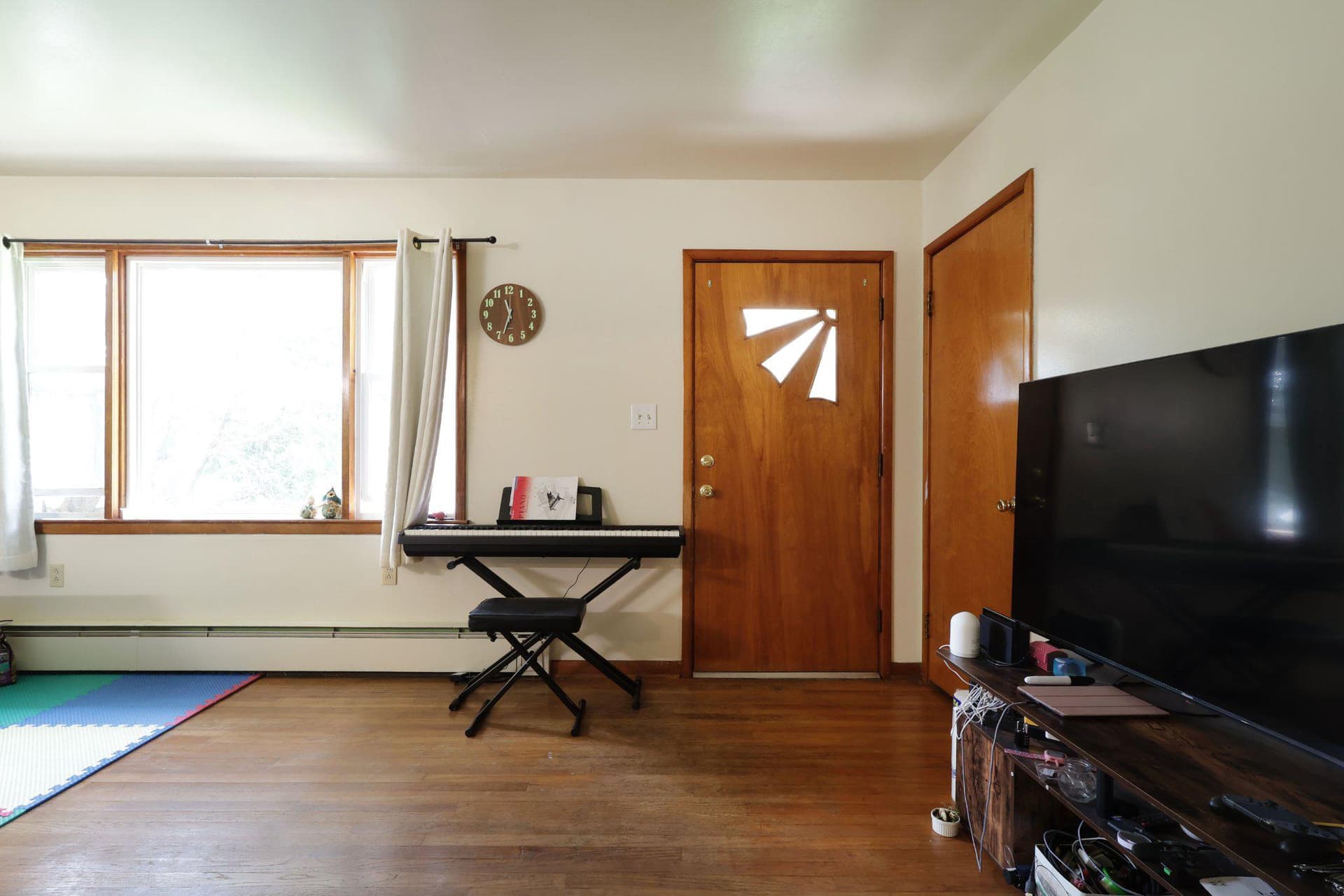 1455 Ash Ave photo 3