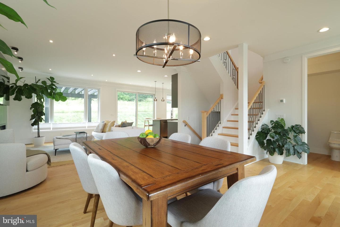 233 Derek Drive photo 12
