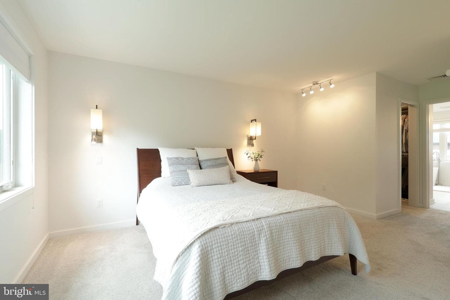 233 Derek Drive photo 39