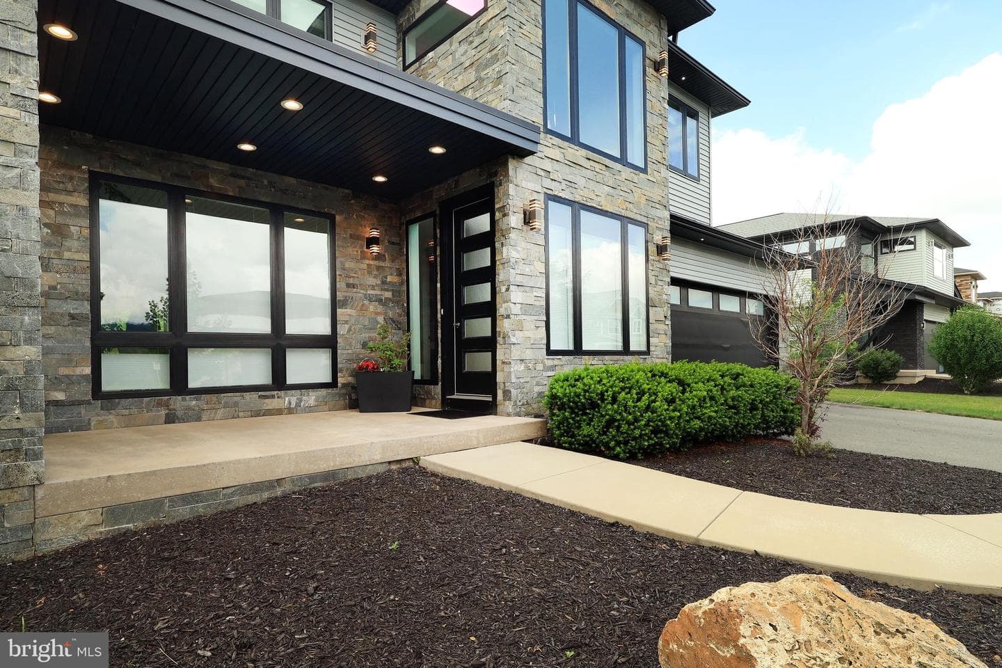 233 Derek Drive photo 5