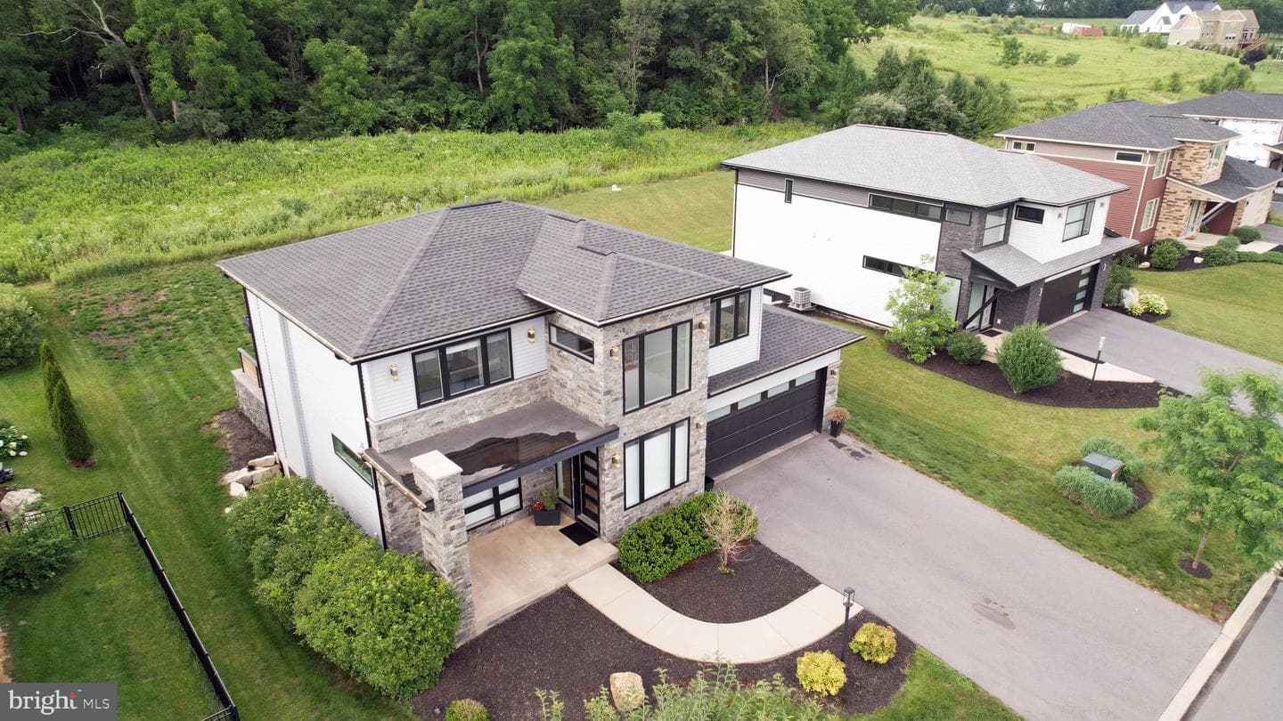 233 Derek Drive photo 66