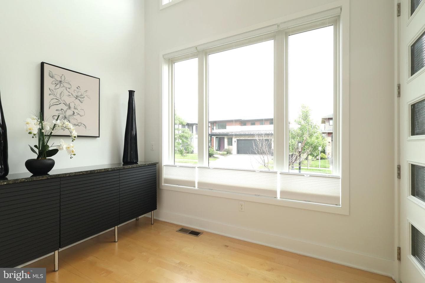 233 Derek Drive photo 8