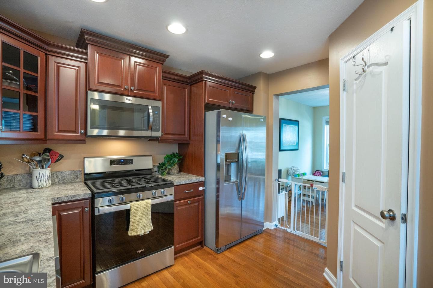 144 Garret Way photo 17