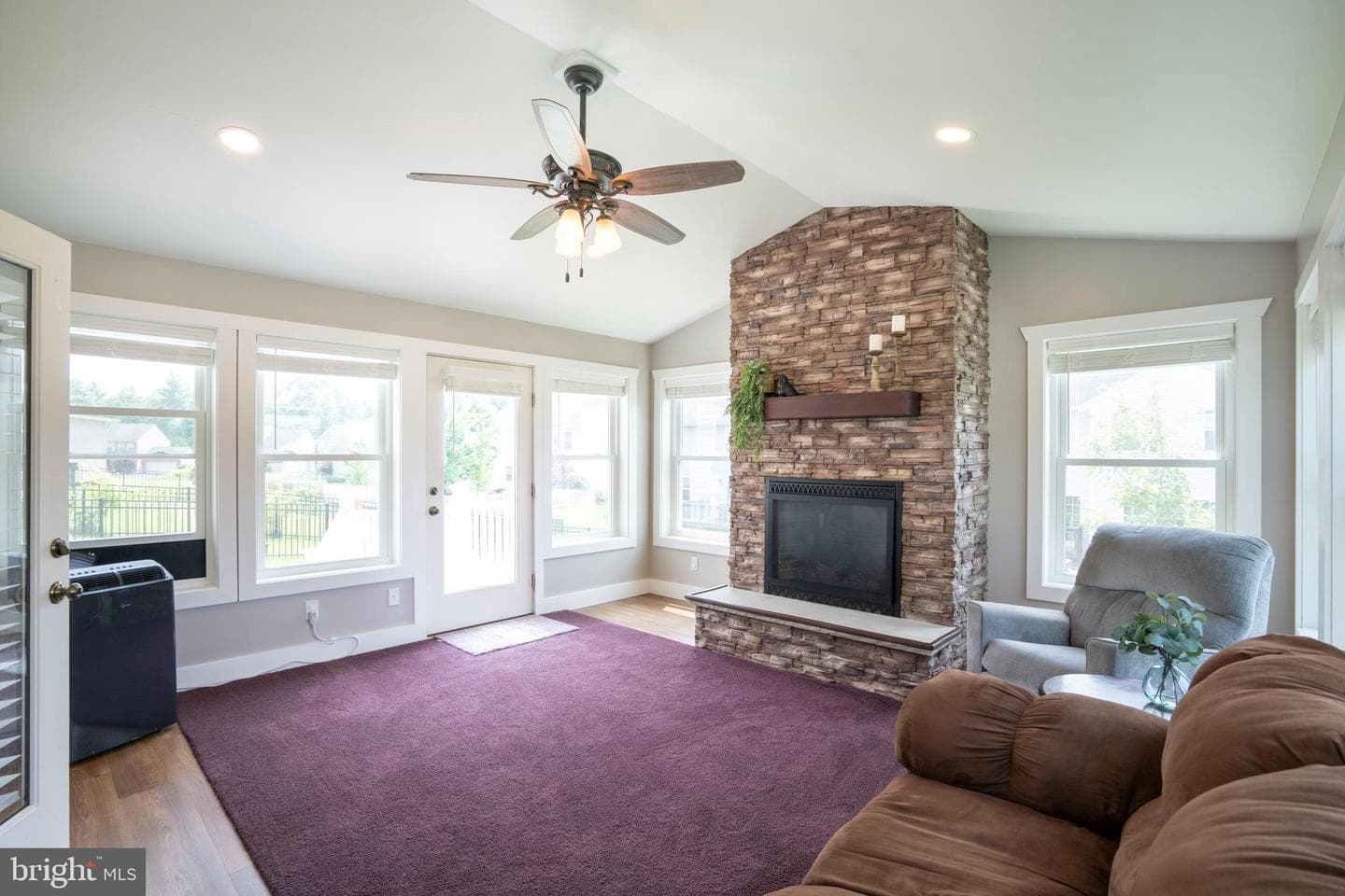 144 Garret Way photo 26