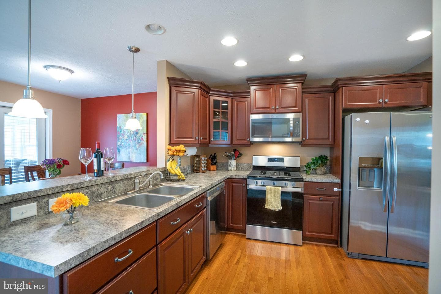 144 Garret Way photo 3