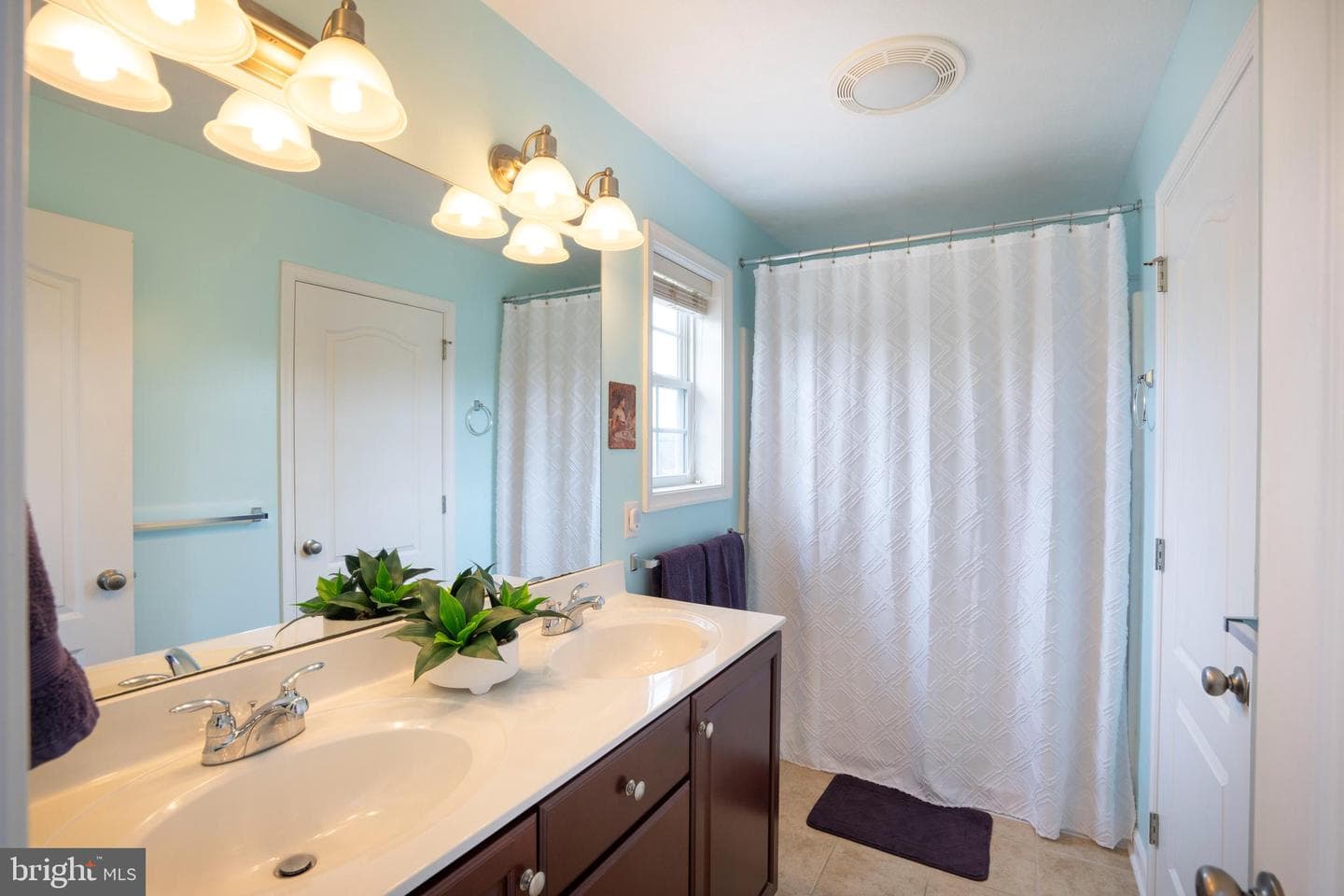 144 Garret Way photo 35