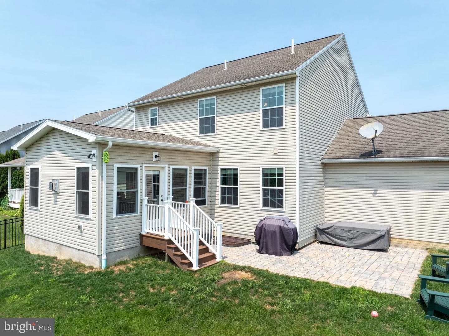 144 Garret Way photo 7