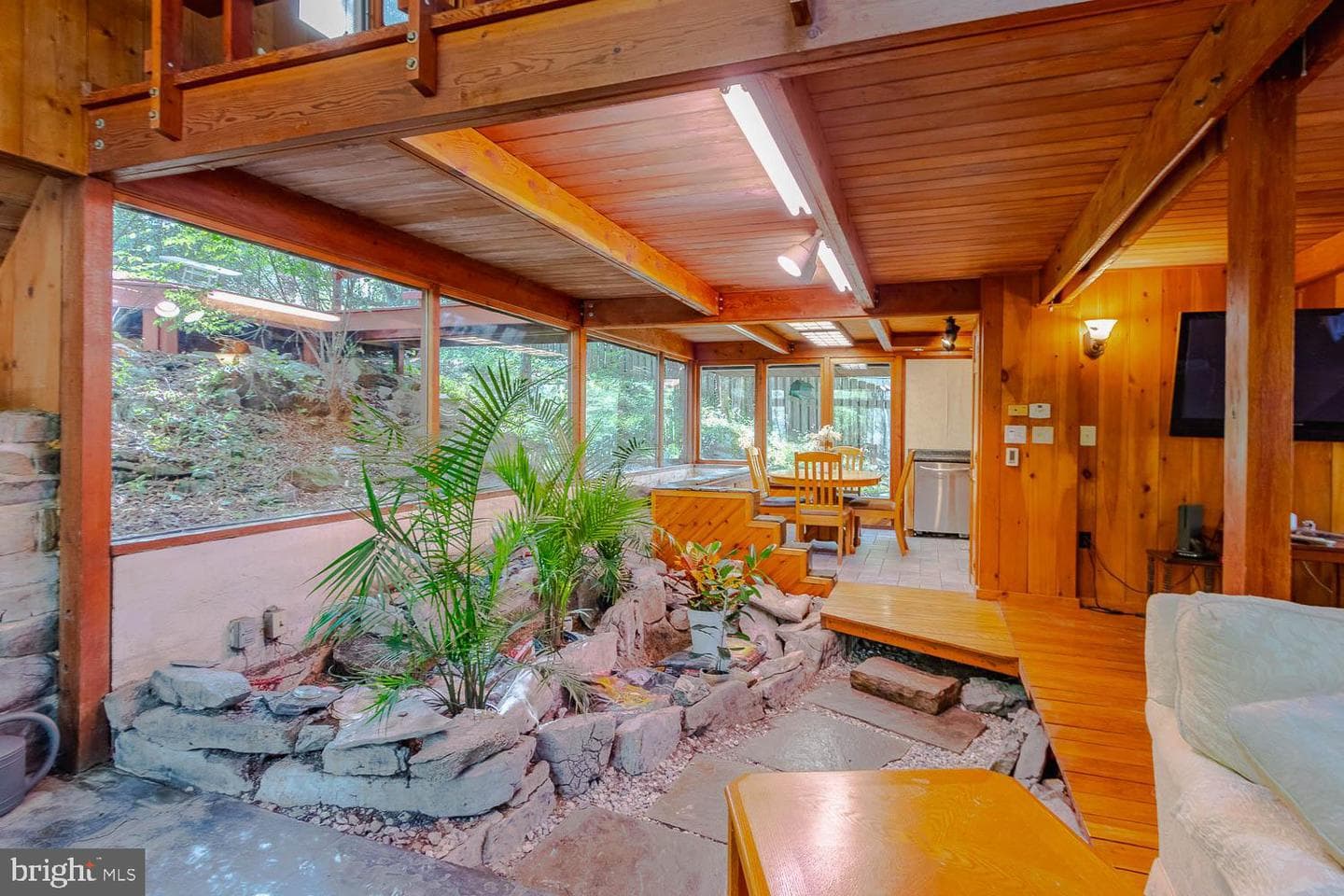 534 Orlando Avenue photo 4