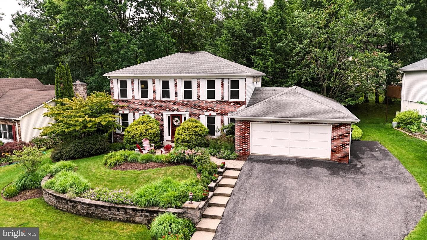 654 Stoneledge Road photo 2