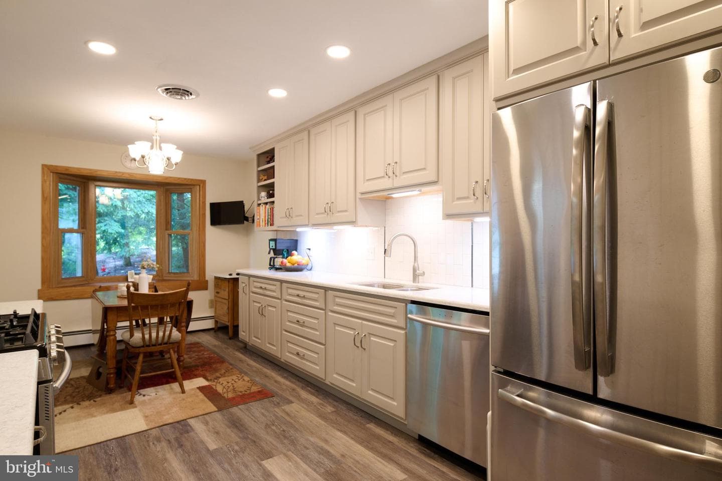 654 Stoneledge Road photo 35