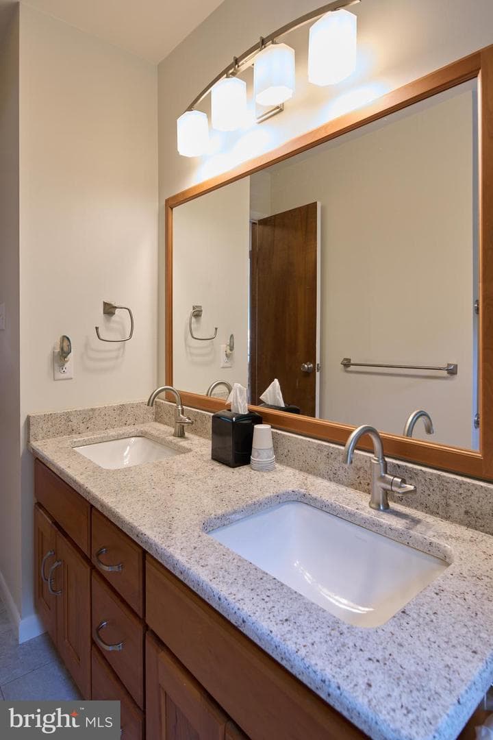 654 Stoneledge Road photo 61