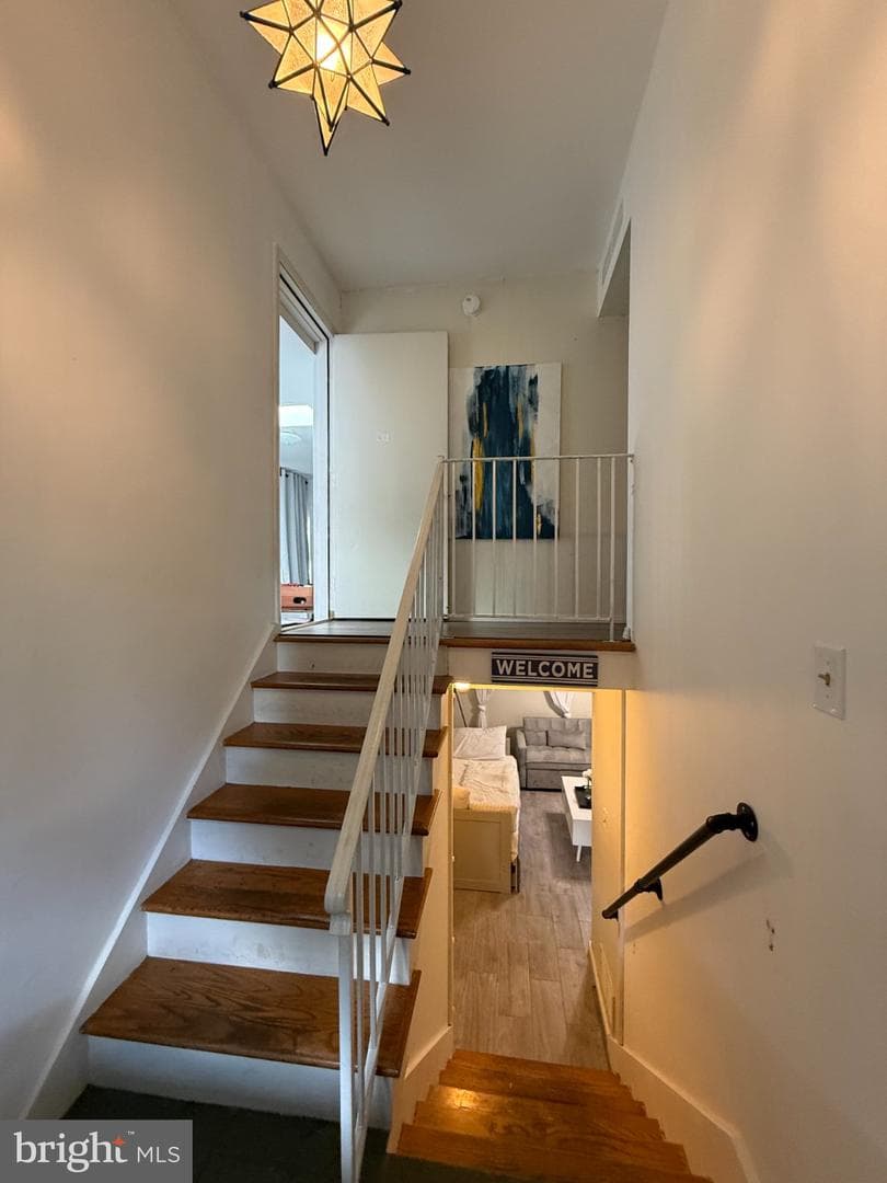 2042 Fairwood Lane photo 13