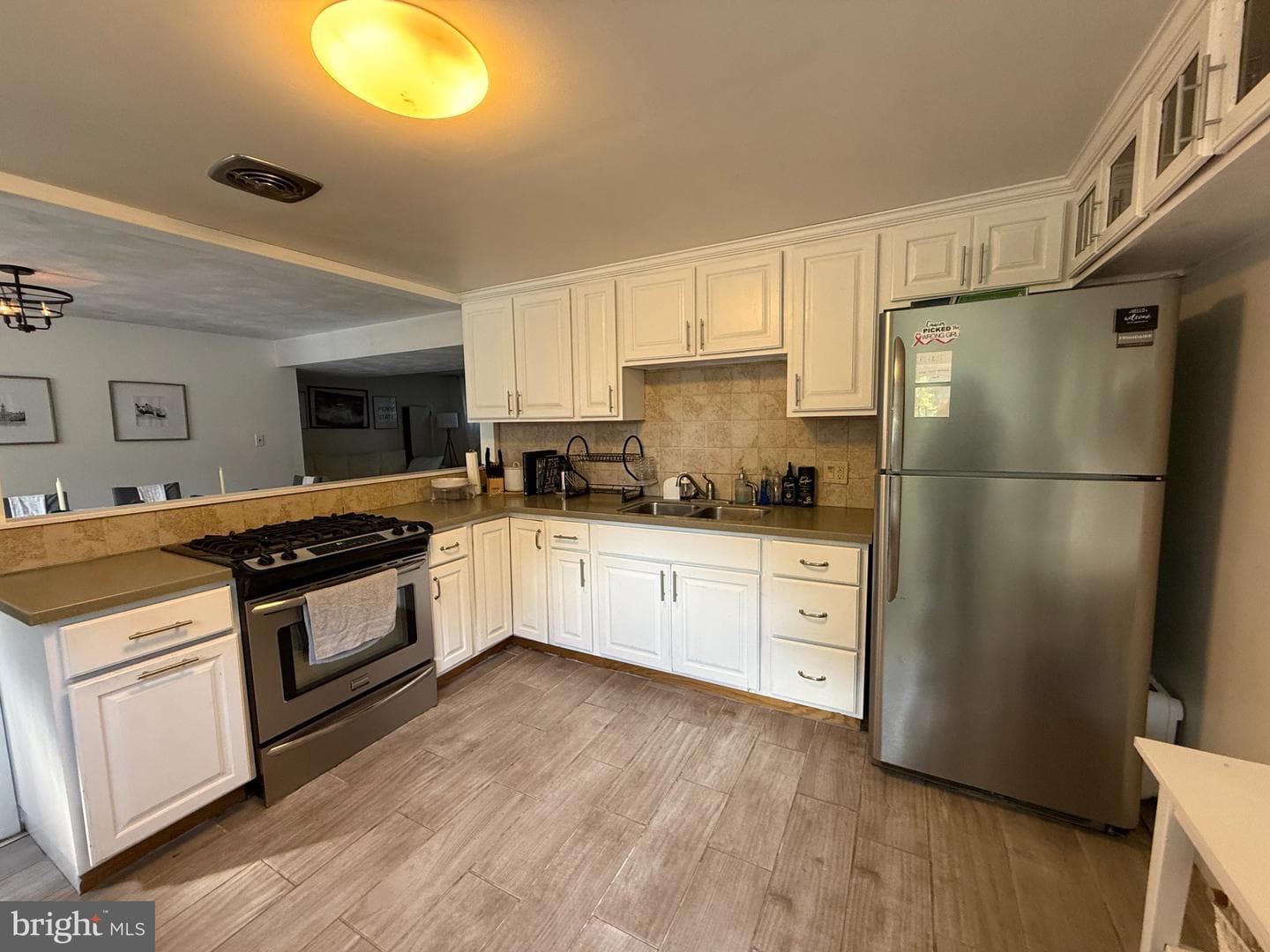 2042 Fairwood Lane photo 3
