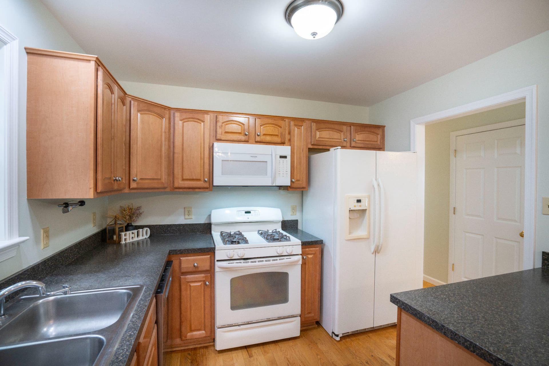 158 Mckivison Court photo 8